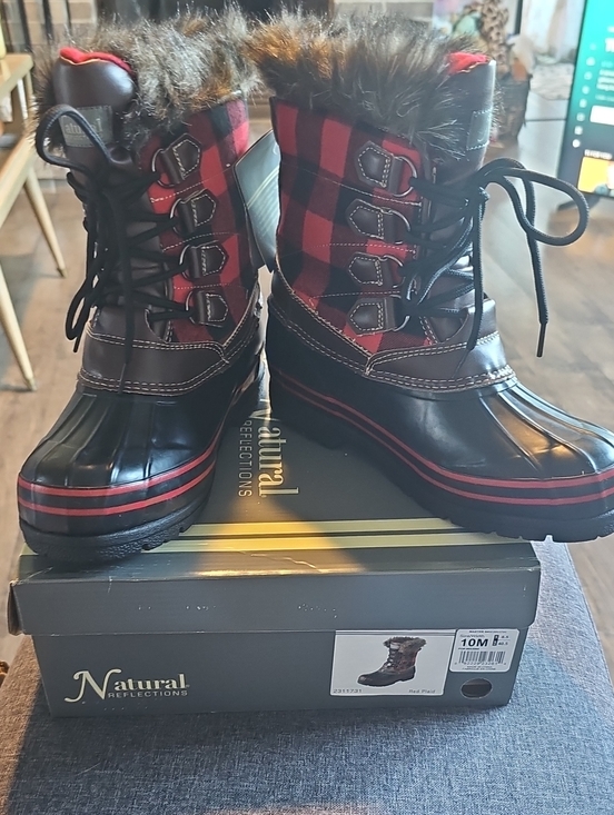 Natural Reflections Shoes - NWT Natural Reflections Red & Black Plaid Fur-Trim Lace-Up Winter Boots Size 10